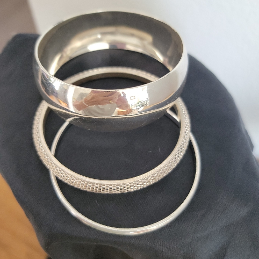 Silver Bangle Bracelet Set - Picture 3 of 4